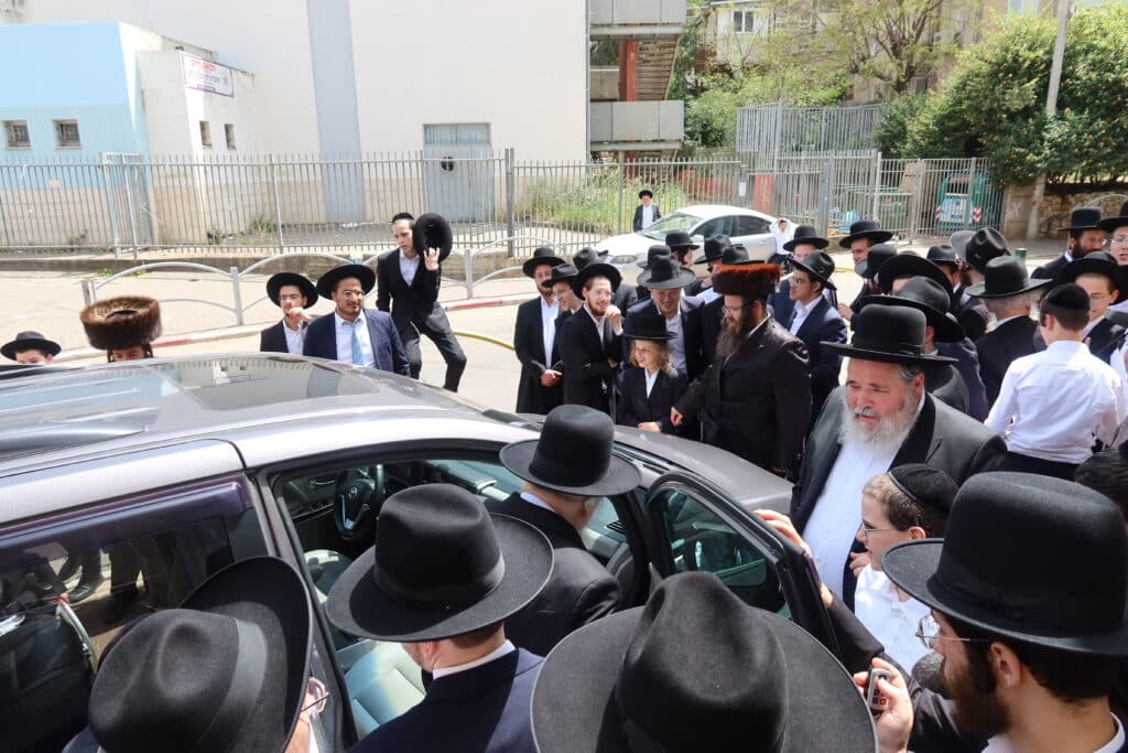 בגבעת הישיבה: ראשי הישיבות הקבילו את פני הגרמ"ה הירש