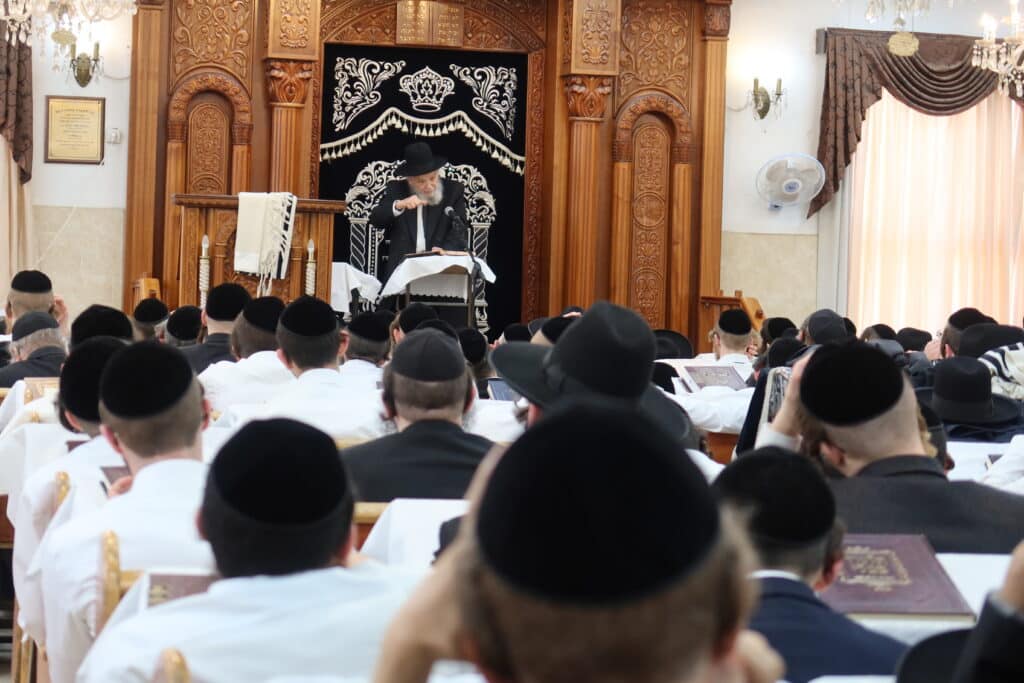 בגבעת הישיבה: ראשי הישיבות הקבילו את פני הגרמ"ה הירש