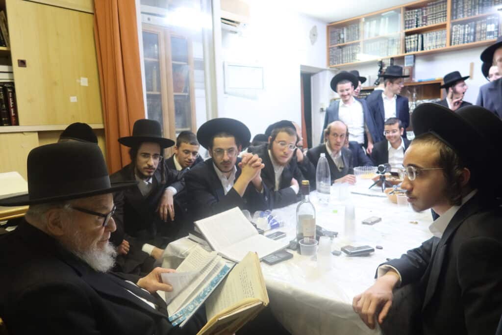 בגבעת הישיבה: ראשי הישיבות הקבילו את פני הגרמ"ה הירש