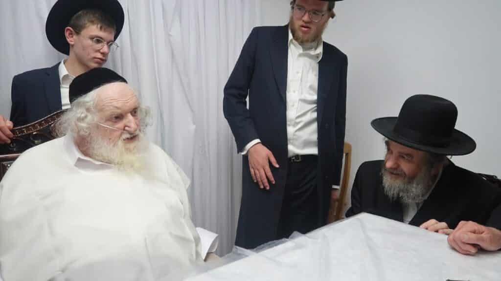 אלפים נהרו להקבלת פני רבו אצל הגר"מ שטרנבוך