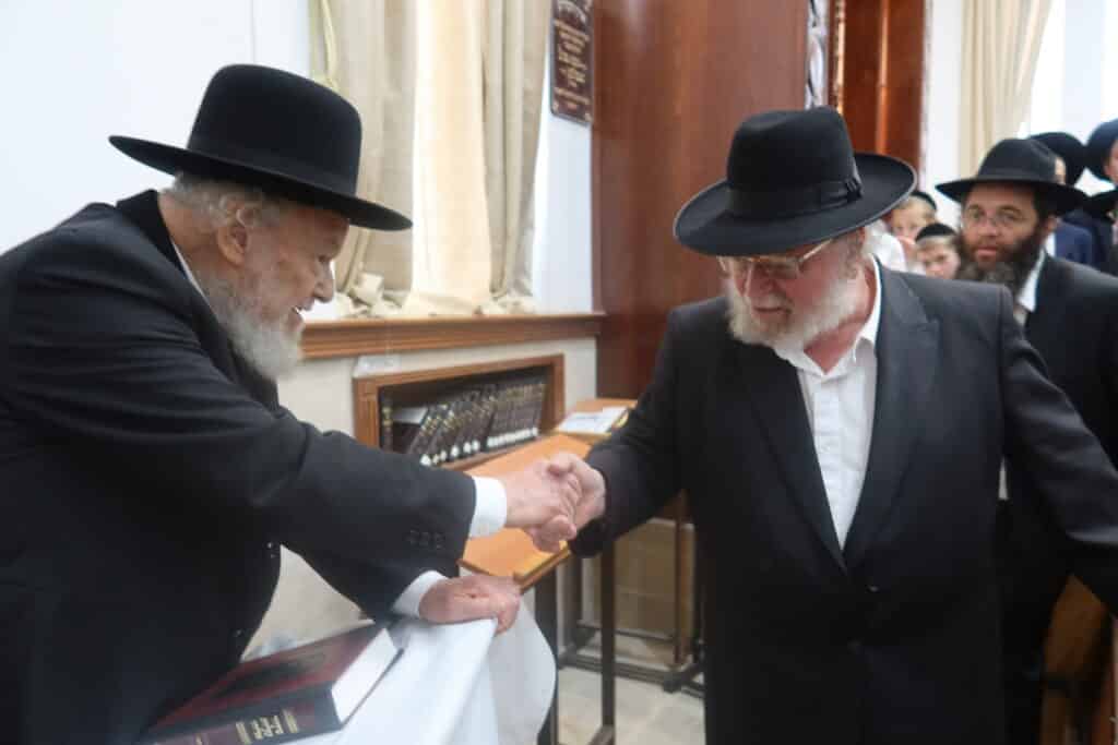 בגבעת הישיבה: ראשי הישיבות הקבילו את פני הגרמ"ה הירש