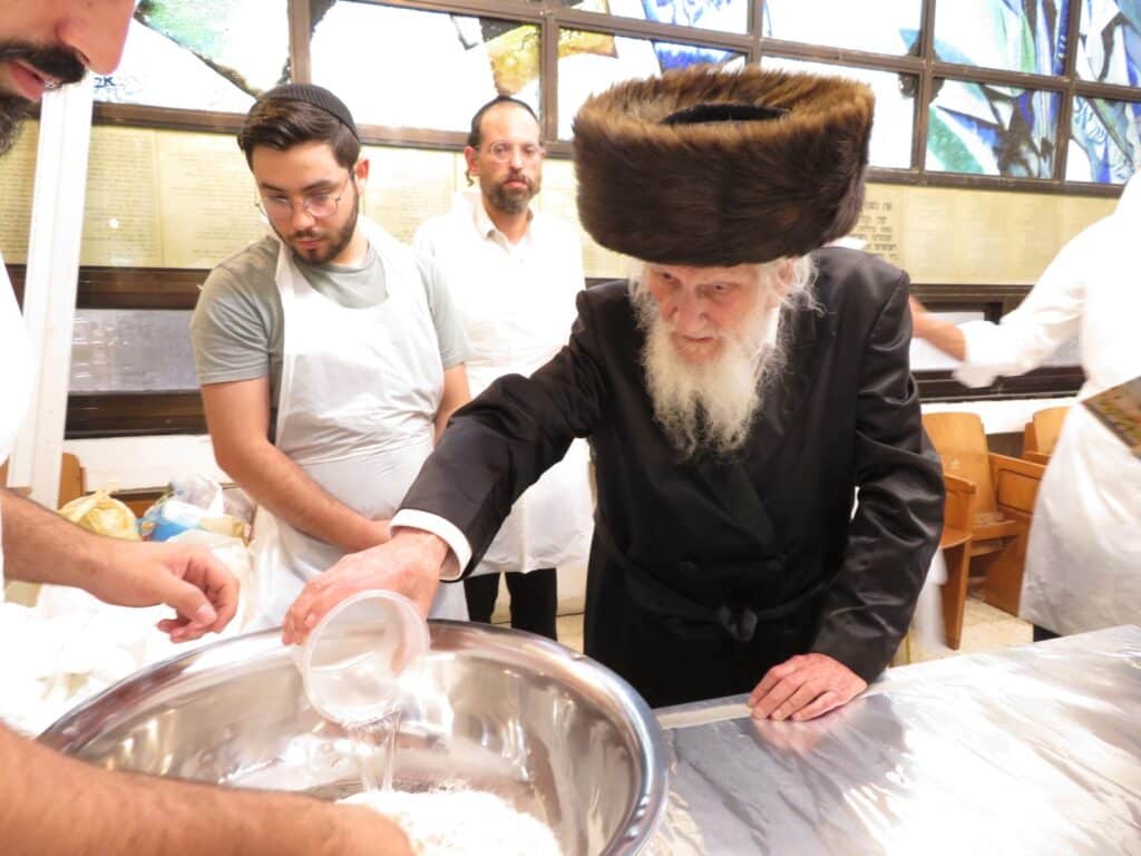 חג הפסח בצילו של הגאון הצדיק רבי מרדכי אויערבאך