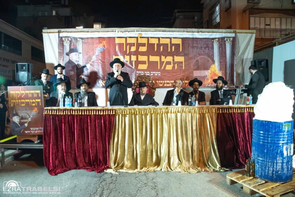 בהשתתפות מאות תושבים: הגר"מ מאזוז הדליק את בני ברק