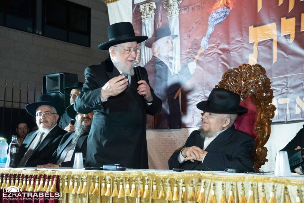 בהשתתפות מאות תושבים: הגר"מ מאזוז הדליק את בני ברק