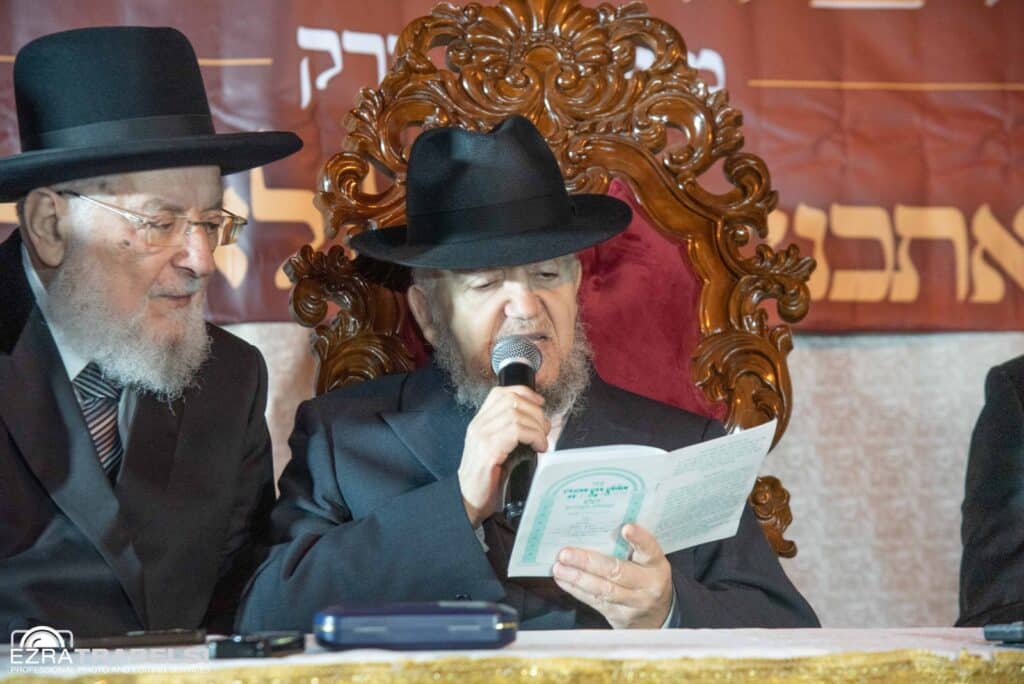 בהשתתפות מאות תושבים: הגר"מ מאזוז הדליק את בני ברק