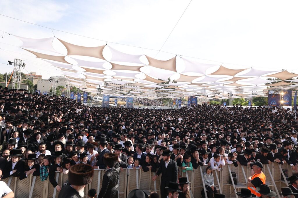 בעקבות הלחץ הרב: המשטרה סגרה את הכניסה לחצר ההילולא