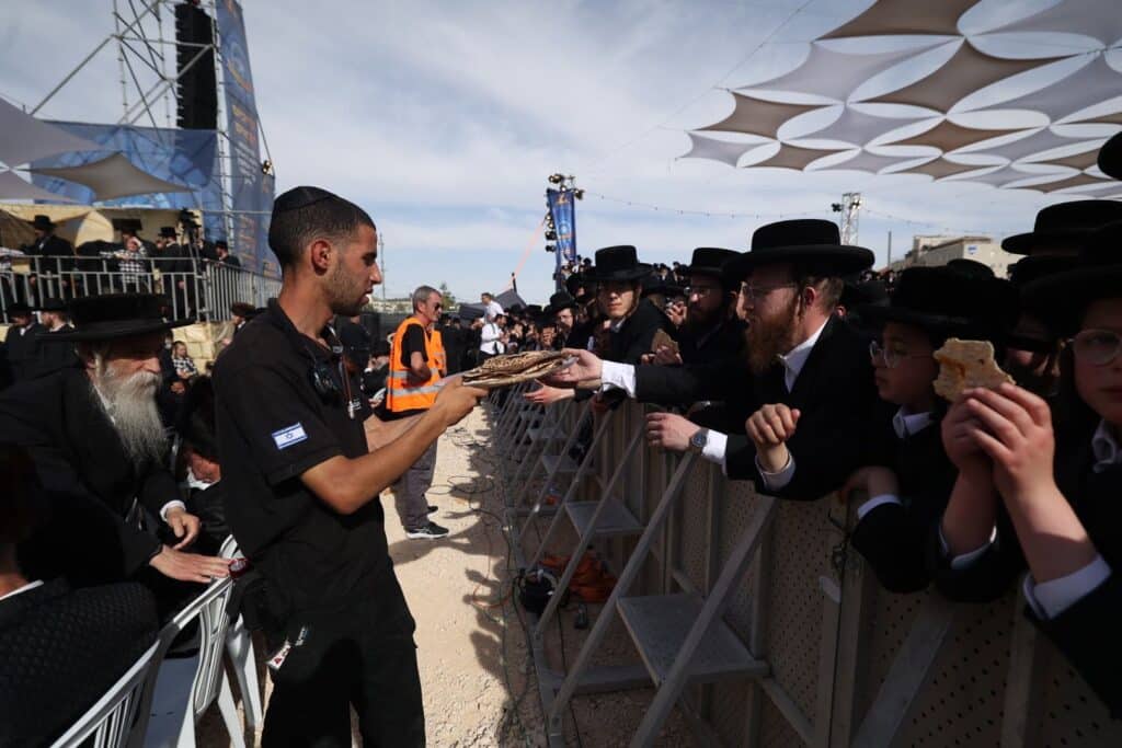 בעקבות הלחץ הרב: המשטרה סגרה את הכניסה לחצר ההילולא