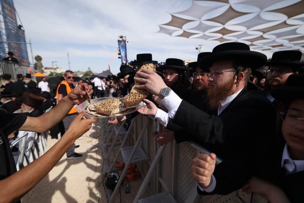 בעקבות הלחץ הרב: המשטרה סגרה את הכניסה לחצר ההילולא