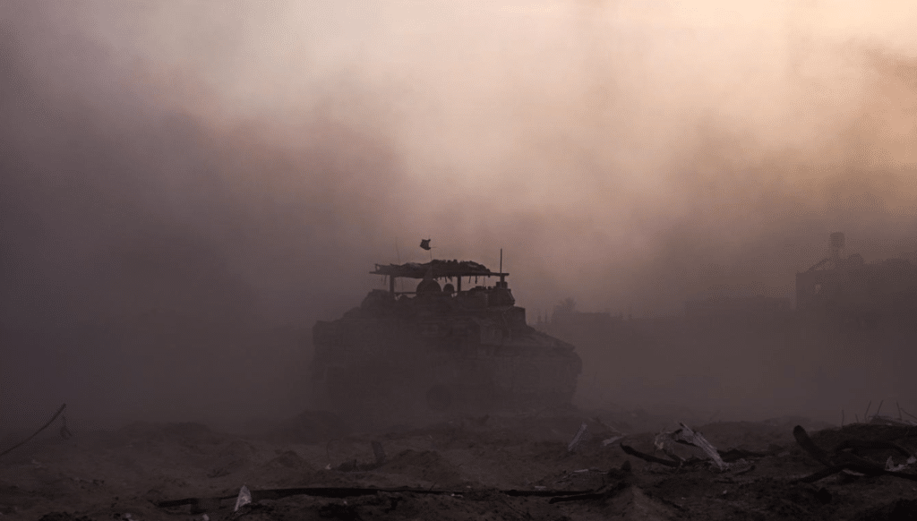 לוחמי צה"ל איתרו אמל״ח בבית קברות לוחמי צה"ל איתרו אמל״ח בבית קברות