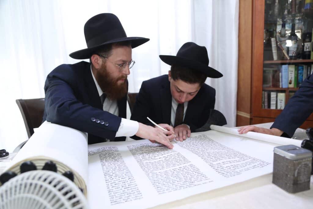 ביום ל"ג בעומר: ספר תורה הוכנס לעילוי נשמת הרוג האסון