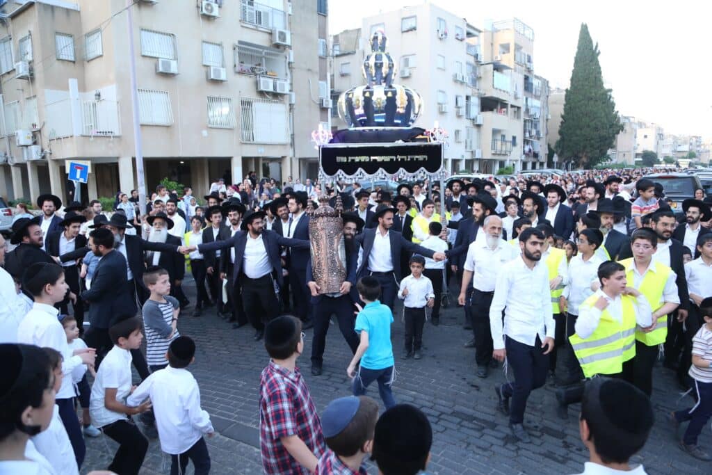 ביום ל"ג בעומר: ספר תורה הוכנס לעילוי נשמת הרוג האסון