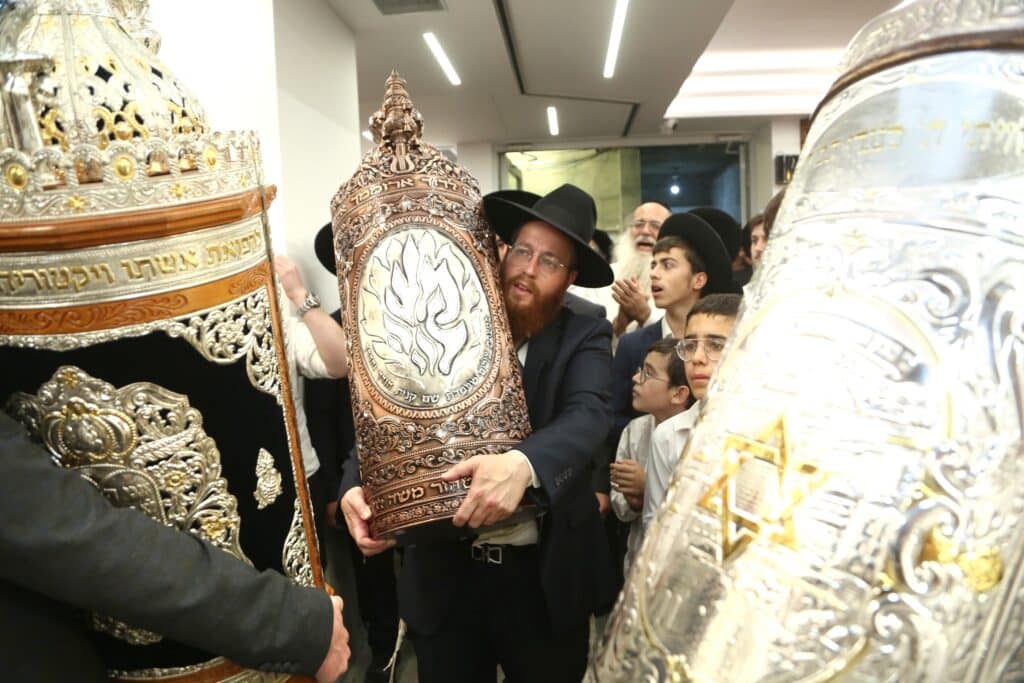 ביום ל"ג בעומר: ספר תורה הוכנס לעילוי נשמת הרוג האסון