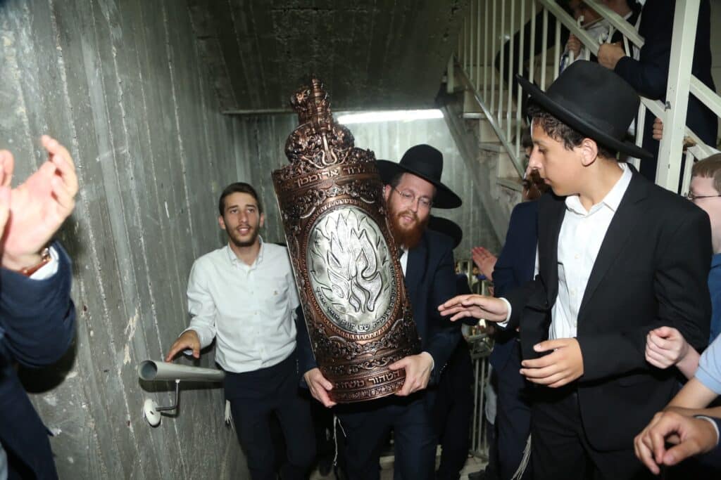 ביום ל"ג בעומר: ספר תורה הוכנס לעילוי נשמת הרוג האסון