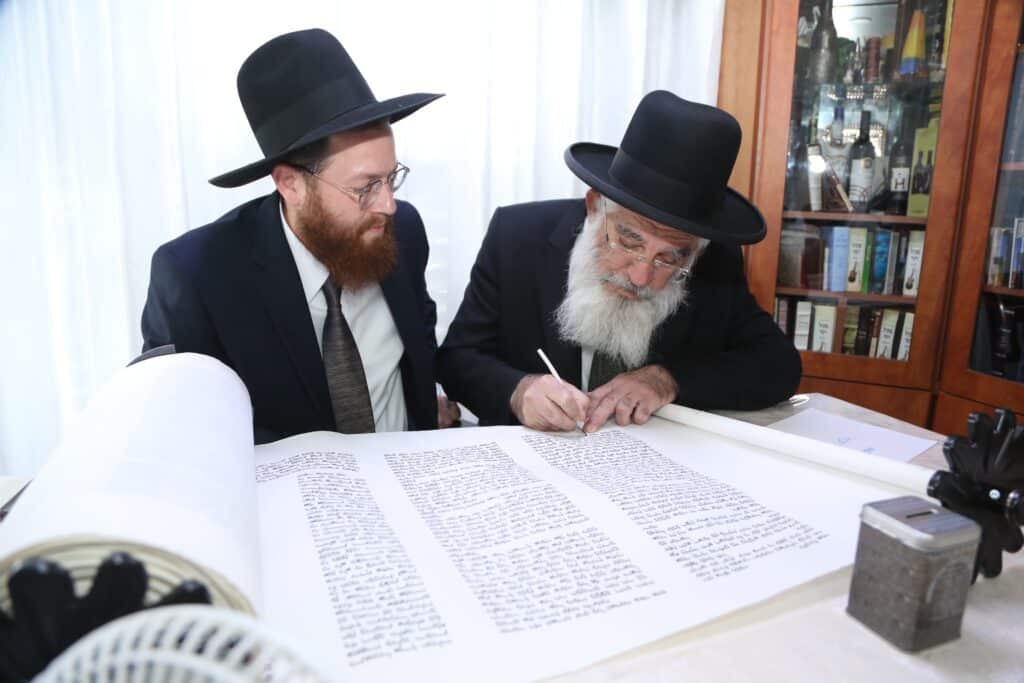 ביום ל"ג בעומר: ספר תורה הוכנס לעילוי נשמת הרוג האסון