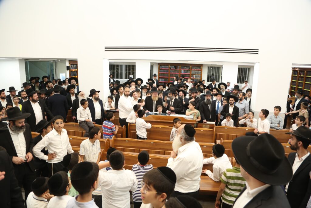 ביום ל"ג בעומר: ספר תורה הוכנס לעילוי נשמת הרוג האסון