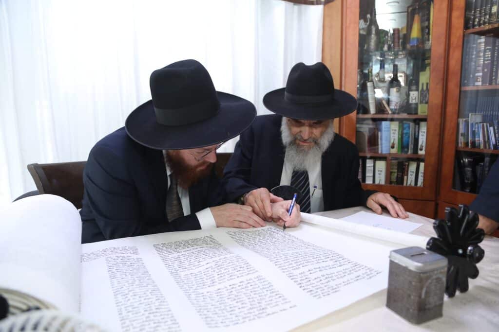 ביום ל"ג בעומר: ספר תורה הוכנס לעילוי נשמת הרוג האסון