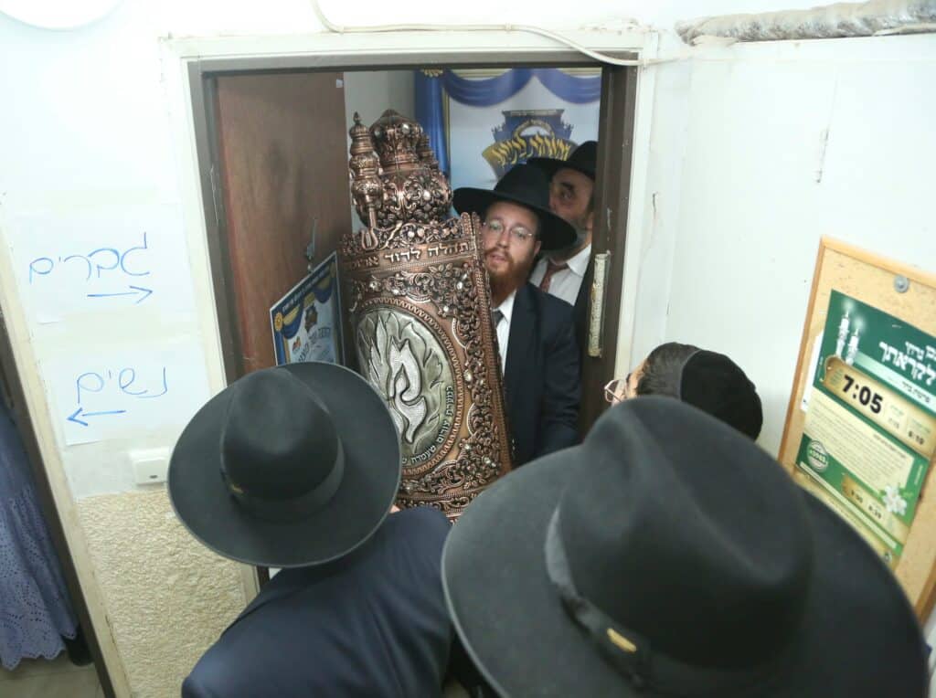ביום ל"ג בעומר: ספר תורה הוכנס לעילוי נשמת הרוג האסון