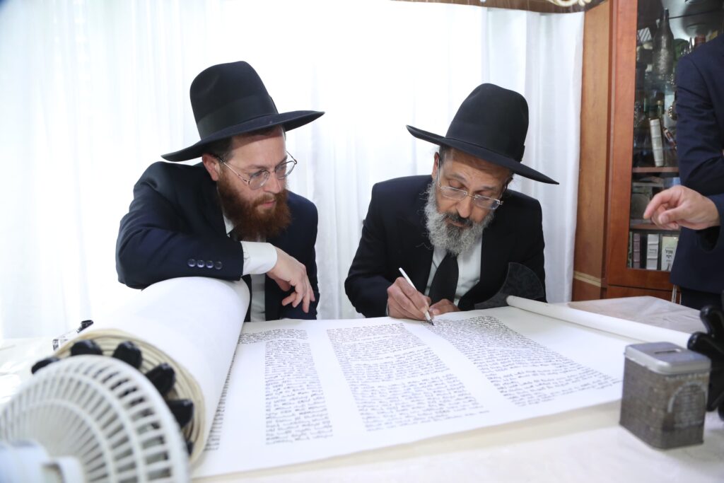 ביום ל"ג בעומר: ספר תורה הוכנס לעילוי נשמת הרוג האסון