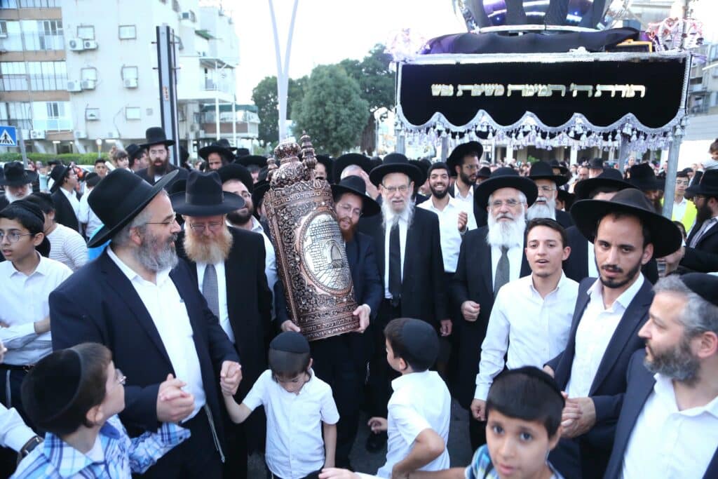 ביום ל"ג בעומר: ספר תורה הוכנס לעילוי נשמת הרוג האסון