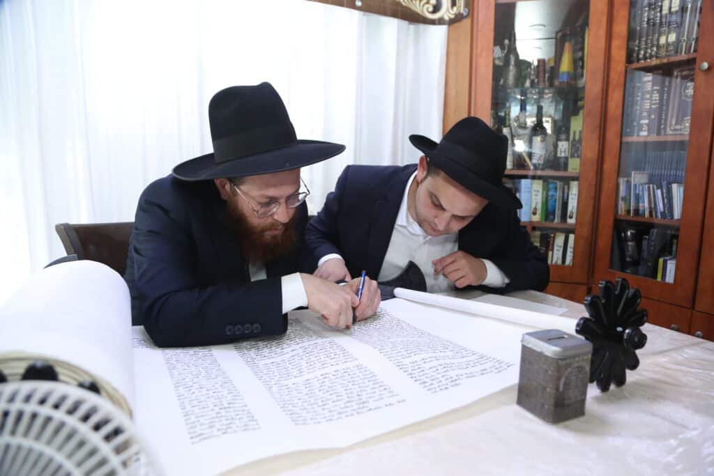 ביום ל"ג בעומר: ספר תורה הוכנס לעילוי נשמת הרוג האסון