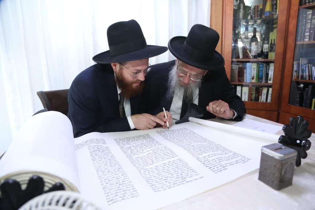 ביום ל"ג בעומר: ספר תורה הוכנס לעילוי נשמת הרוג האסון