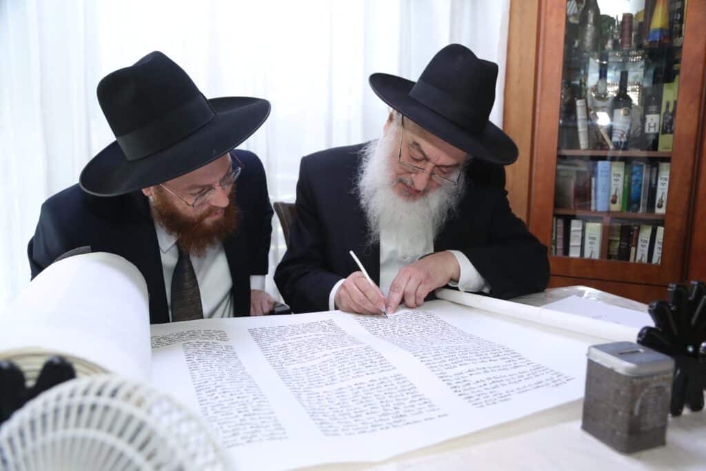 ביום ל"ג בעומר: ספר תורה הוכנס לעילוי נשמת הרוג האסון