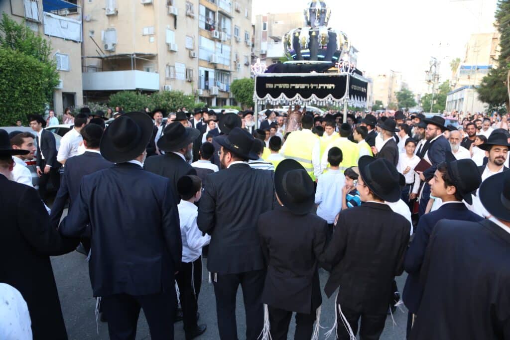 ביום ל"ג בעומר: ספר תורה הוכנס לעילוי נשמת הרוג האסון