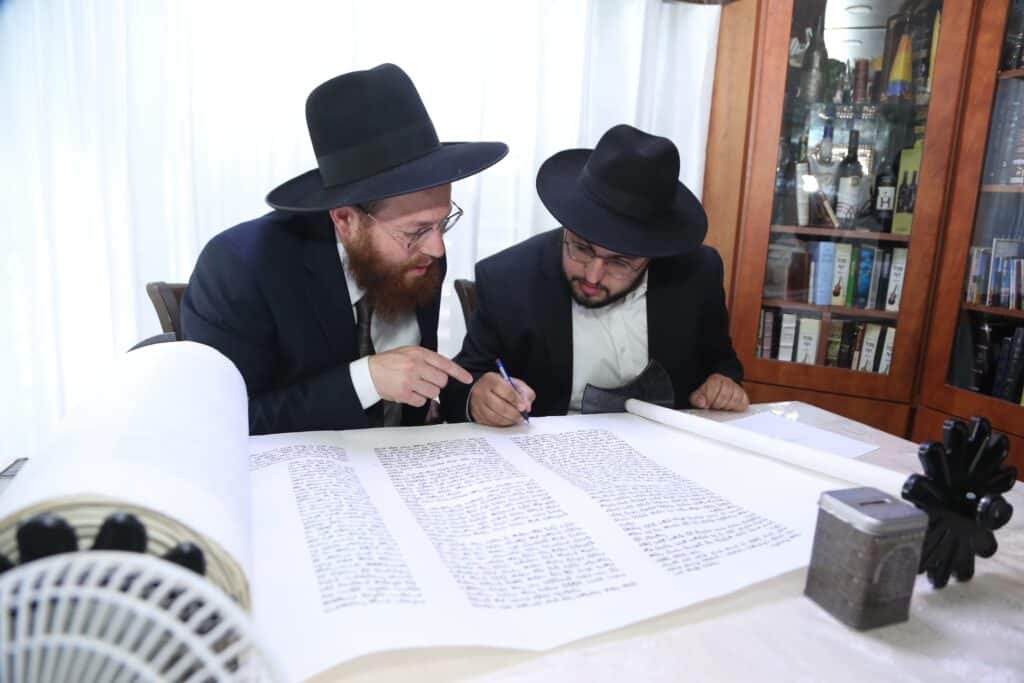 ביום ל"ג בעומר: ספר תורה הוכנס לעילוי נשמת הרוג האסון