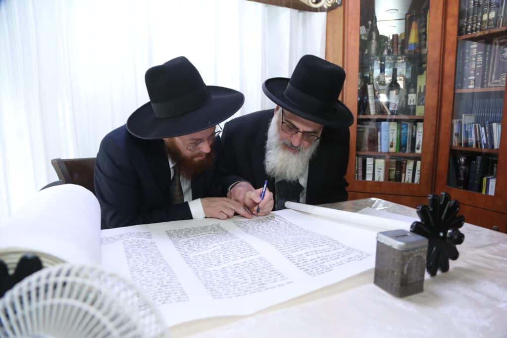 ביום ל"ג בעומר: ספר תורה הוכנס לעילוי נשמת הרוג האסון