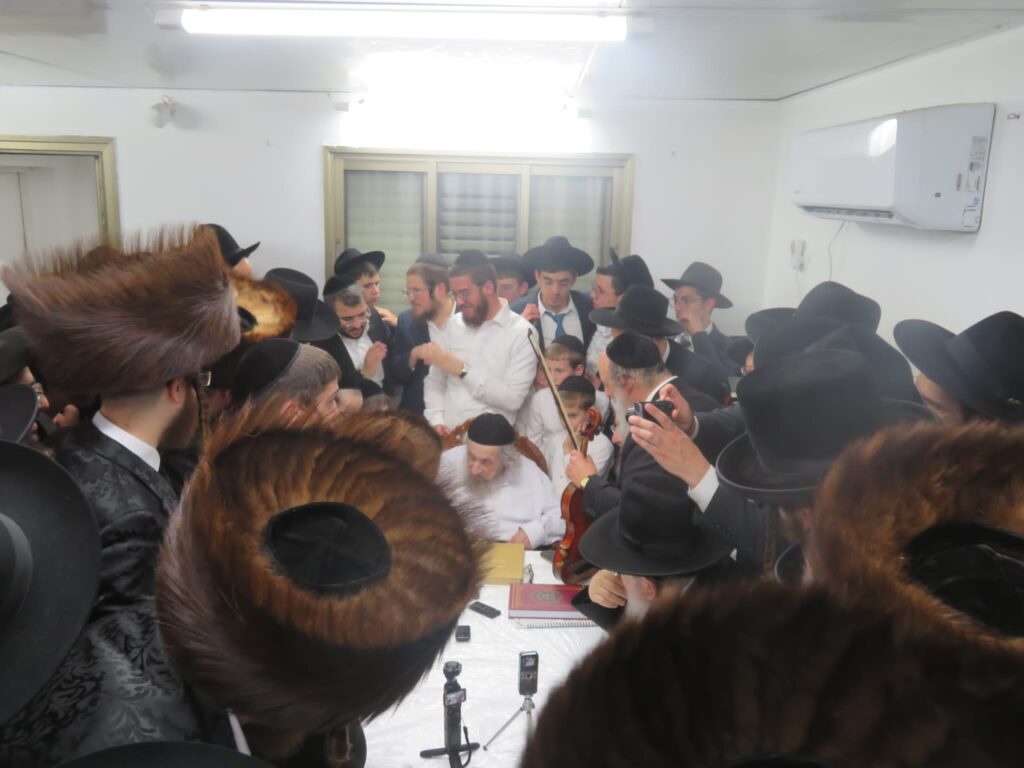 בגבעת הישיבה ובבית: רבבות הקבילו את פני מרן הגר"ד לנדו בגבעת הישיבה ובבית: רבבות הקבילו את פני מרן הגר"ד לנדו