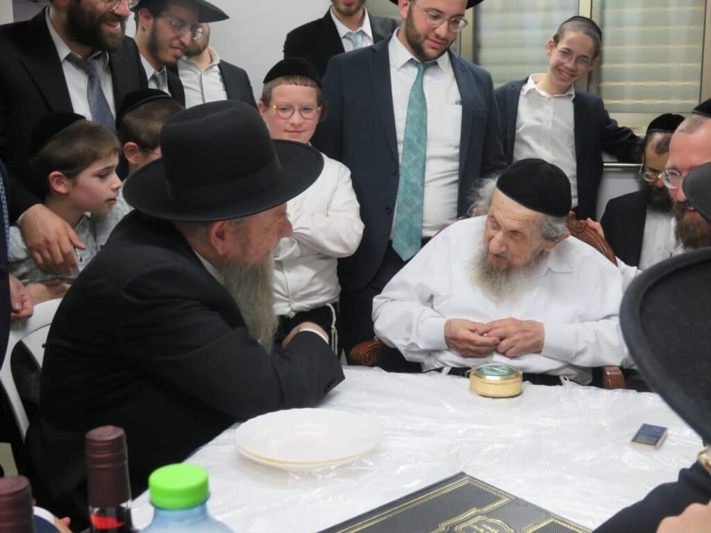 בגבעת הישיבה ובבית: רבבות הקבילו את פני מרן הגר"ד לנדו בגבעת הישיבה ובבית: רבבות הקבילו את פני מרן הגר"ד לנדו