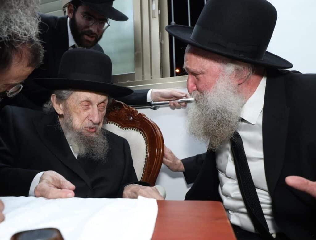 בגבעת הישיבה ובבית: רבבות הקבילו את פני מרן הגר"ד לנדו בגבעת הישיבה ובבית: רבבות הקבילו את פני מרן הגר"ד לנדו