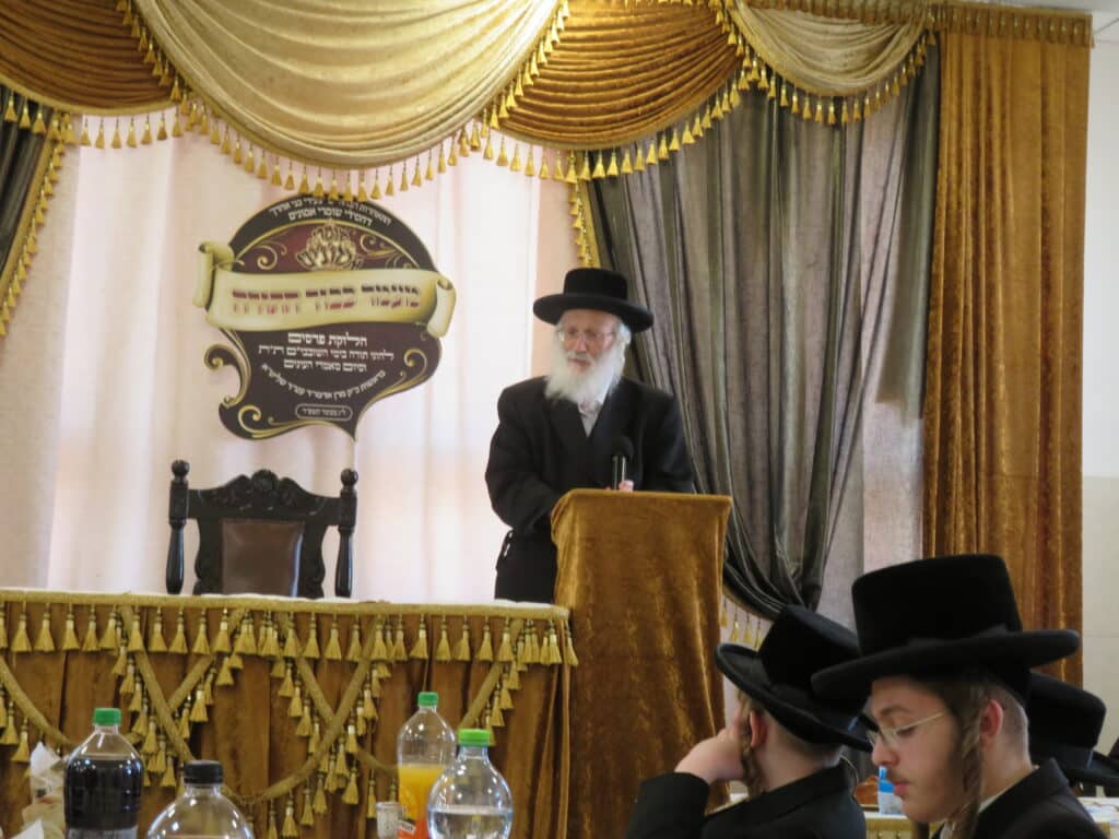 עם כד הכסף: ל"ג בעומר בחצר הקודש שומרי אמונים