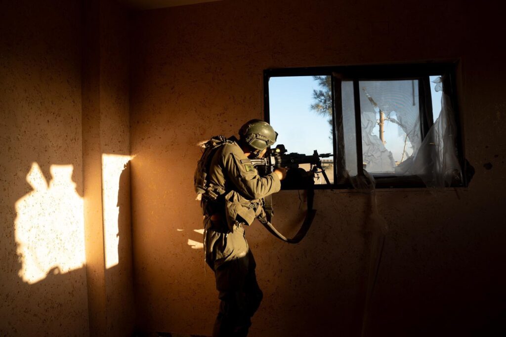 במזרח רפיח ובמעבר: צה"ל השמיד תשתיות טרור ואמל"ח