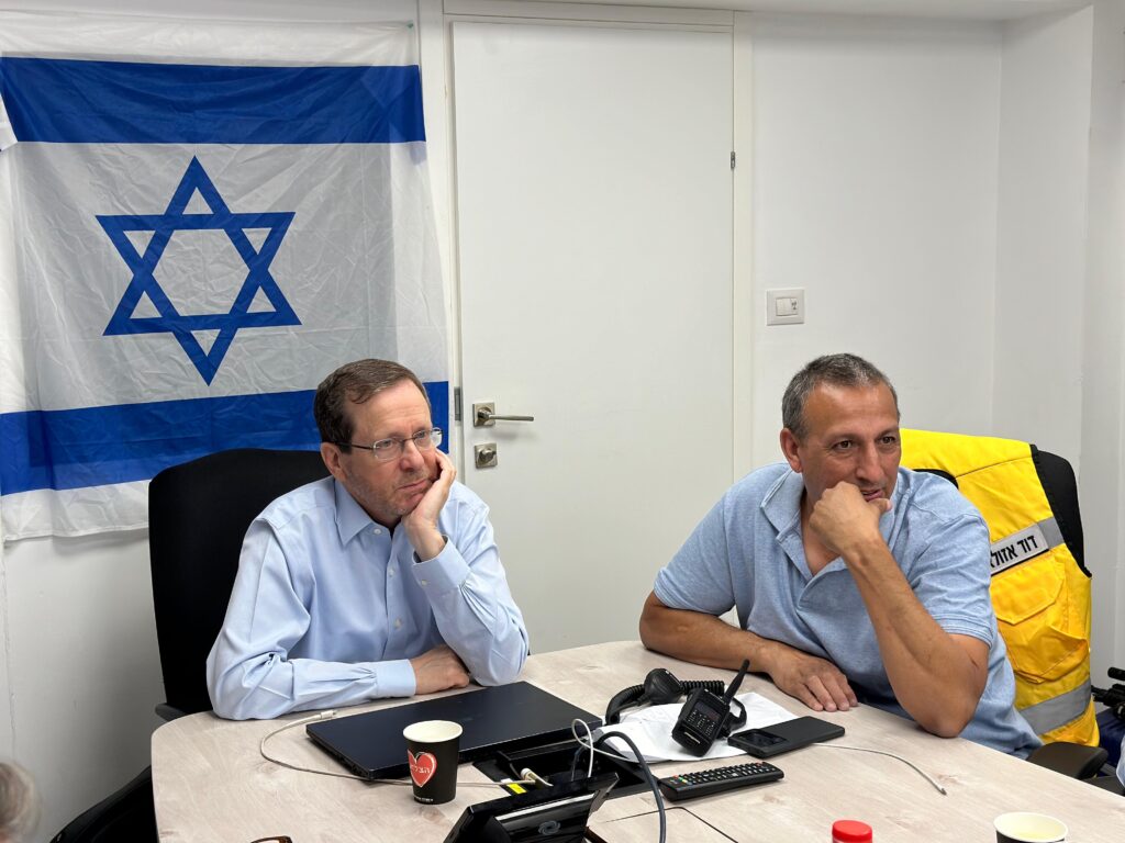 הוסר האיפול: הרצוג ביקר אמש במרחב מטולה המופגז