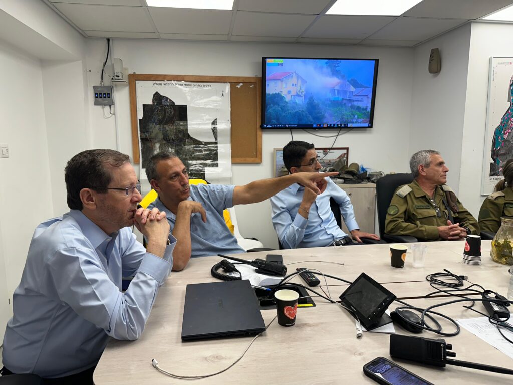 הוסר האיפול: הרצוג ביקר אמש במרחב מטולה המופגז