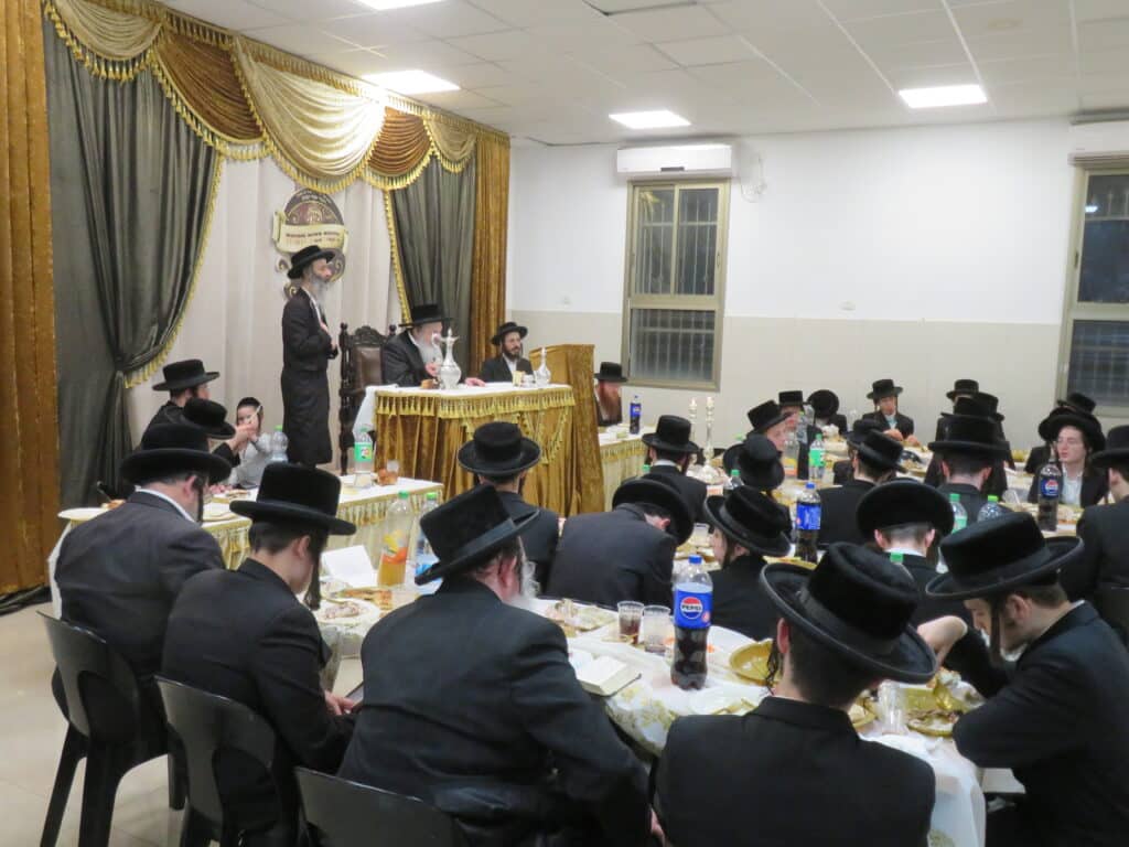 עם כד הכסף: ל"ג בעומר בחצר הקודש שומרי אמונים