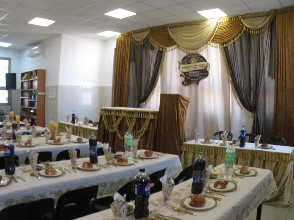 עם כד הכסף: ל"ג בעומר בחצר הקודש שומרי אמונים