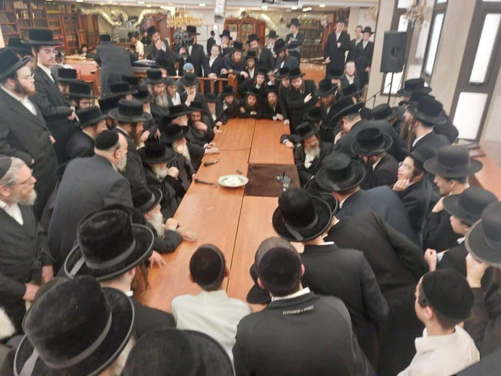 האדמו"ר ישב שבעה על בתו ע"ה: כולם עלו לנחם