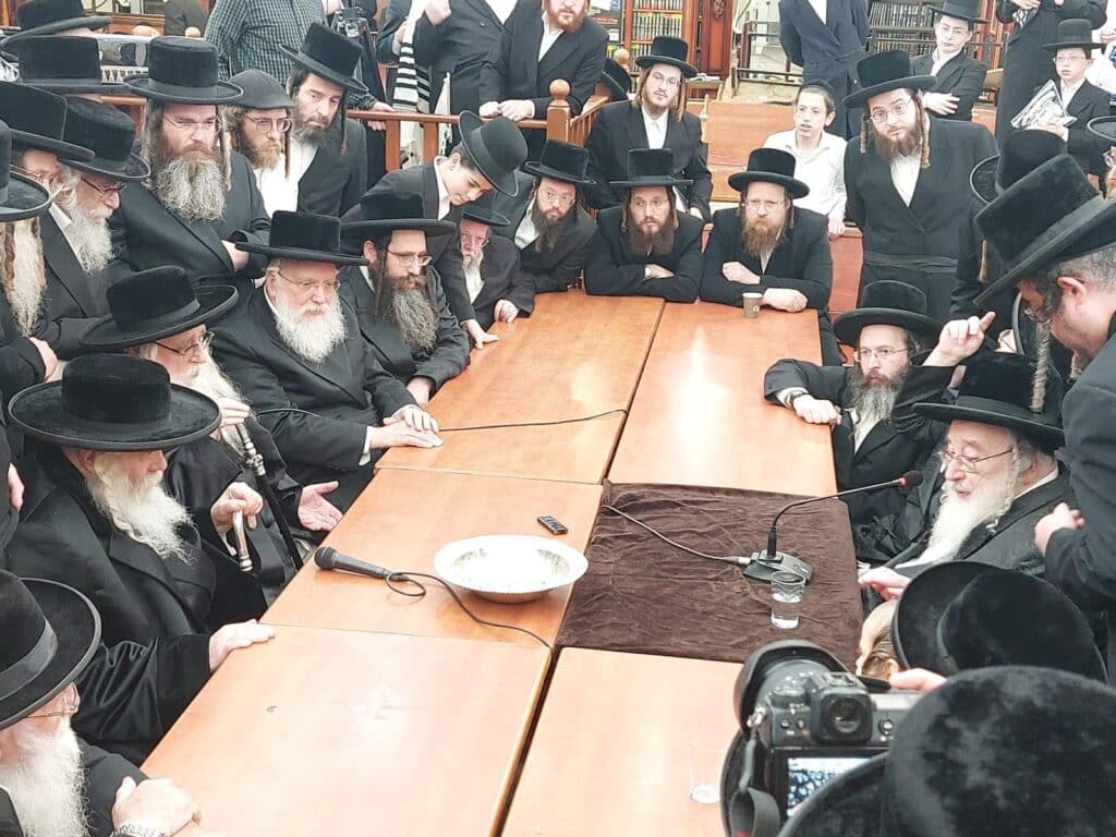 האדמו"ר ישב שבעה על בתו ע"ה: כולם עלו לנחם