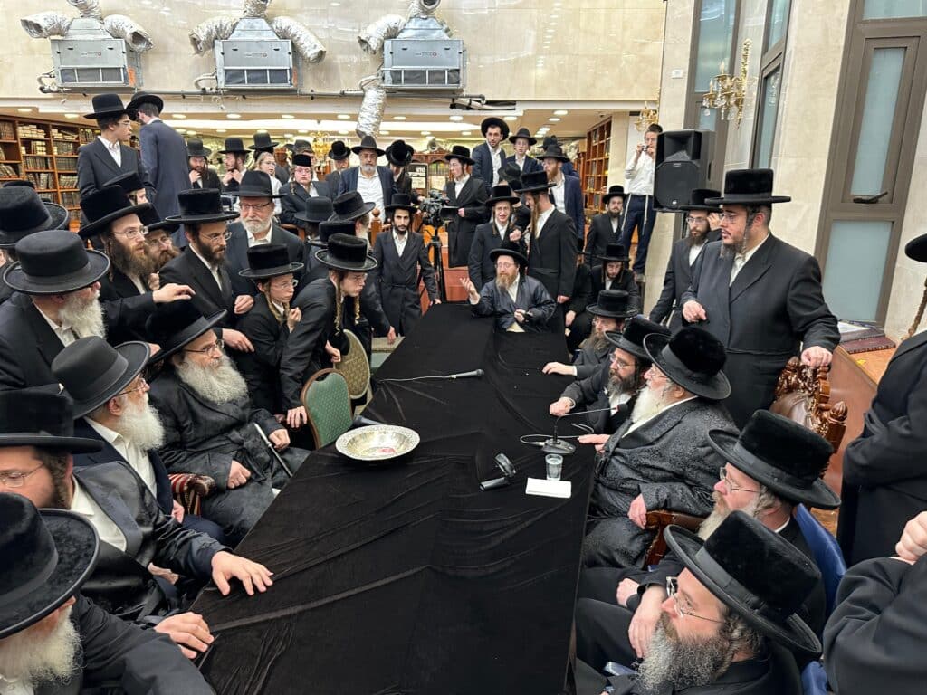 האדמו"ר ישב שבעה על בתו ע"ה: כולם עלו לנחם