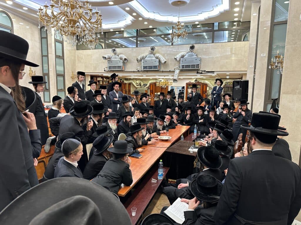 האדמו"ר ישב שבעה על בתו ע"ה: כולם עלו לנחם