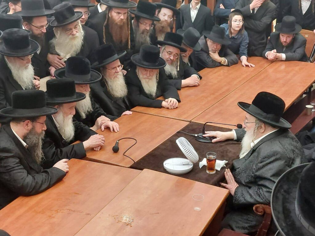 האדמו"ר ישב שבעה על בתו ע"ה: כולם עלו לנחם