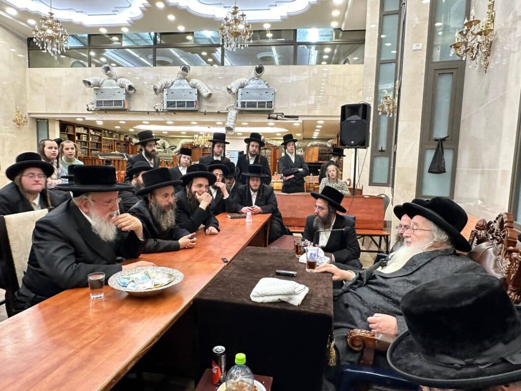 האדמו"ר ישב שבעה על בתו ע"ה: כולם עלו לנחם