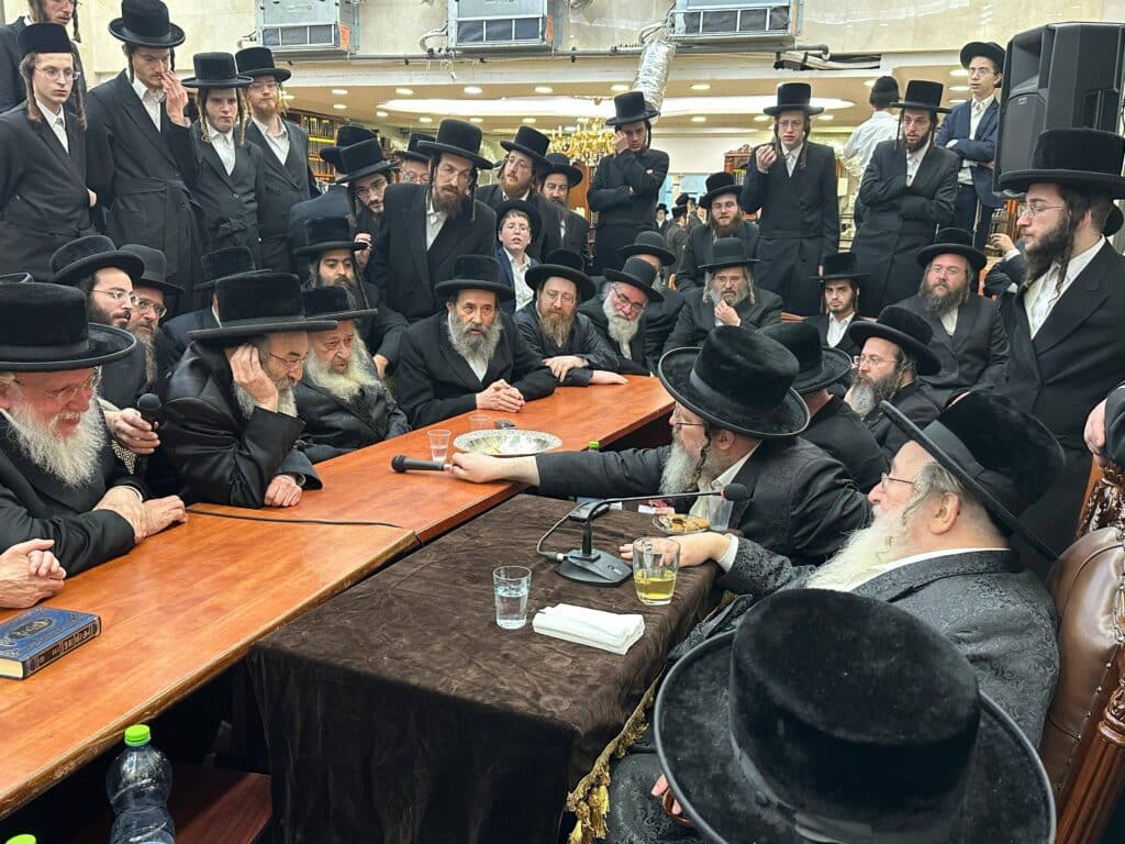 האדמו"ר ישב שבעה על בתו ע"ה: כולם עלו לנחם