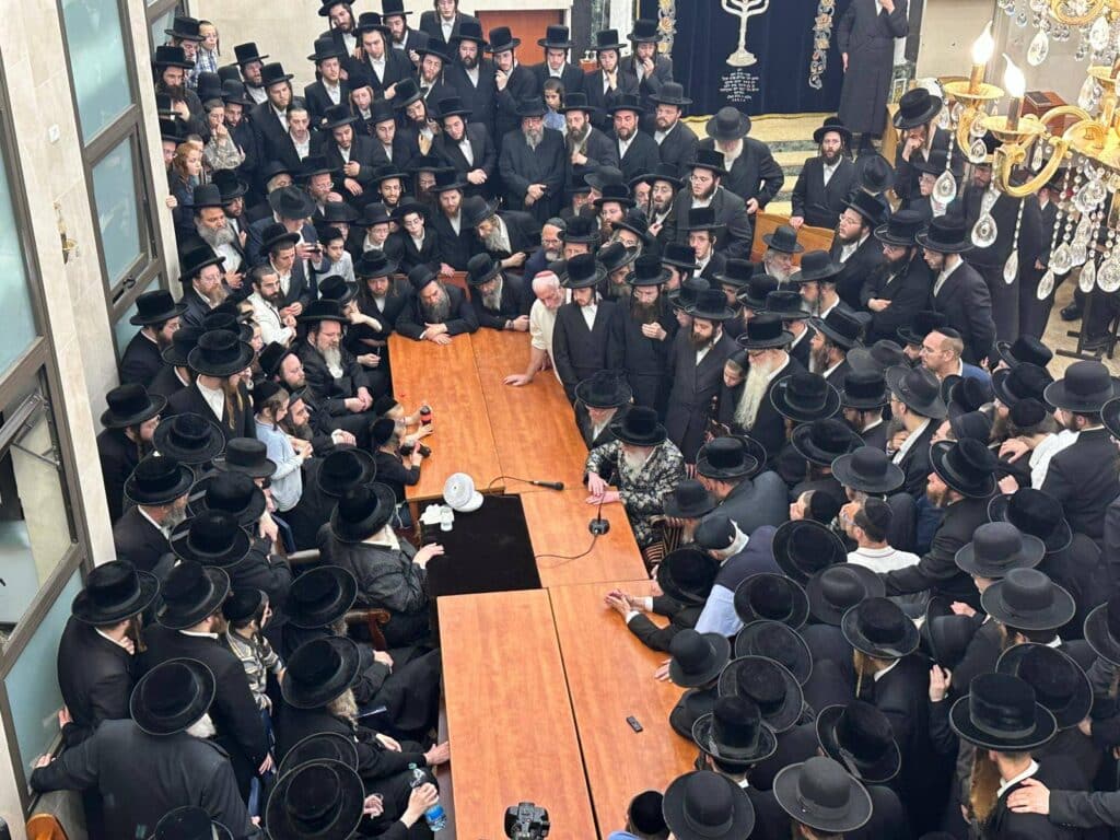 האדמו"ר ישב שבעה על בתו ע"ה: כולם עלו לנחם