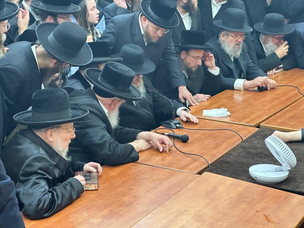 האדמו"ר ישב שבעה על בתו ע"ה: כולם עלו לנחם