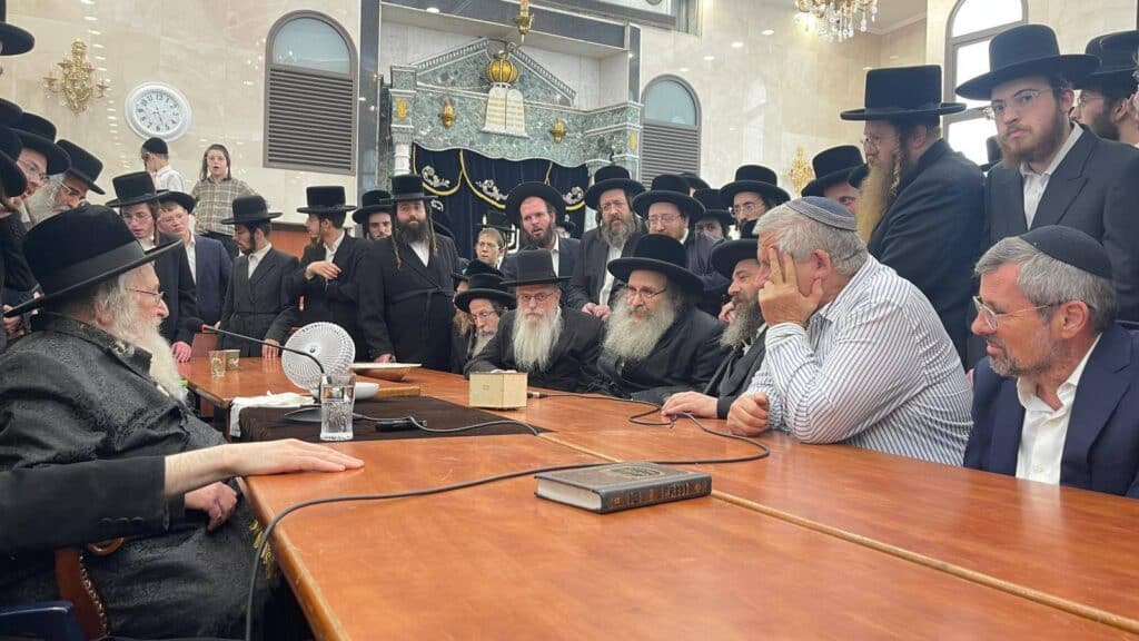 האדמו"ר ישב שבעה על בתו ע"ה: כולם עלו לנחם