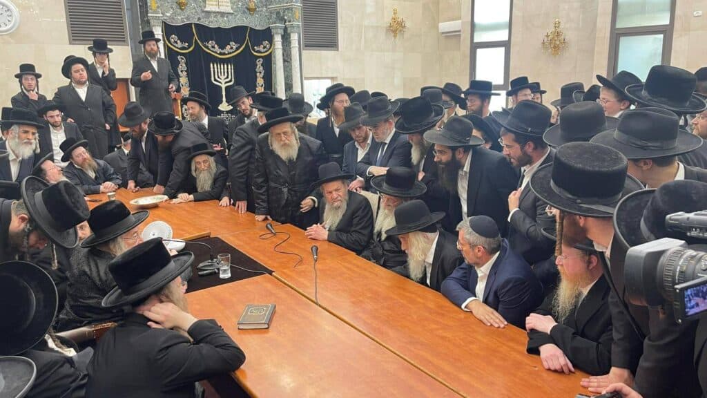 האדמו"ר ישב שבעה על בתו ע"ה: כולם עלו לנחם