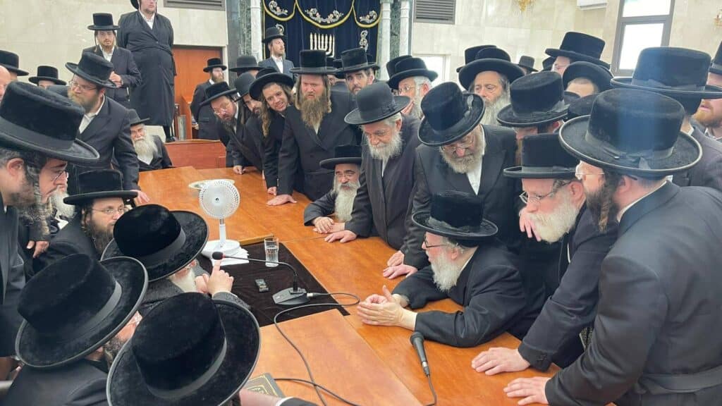 האדמו"ר ישב שבעה על בתו ע"ה: כולם עלו לנחם